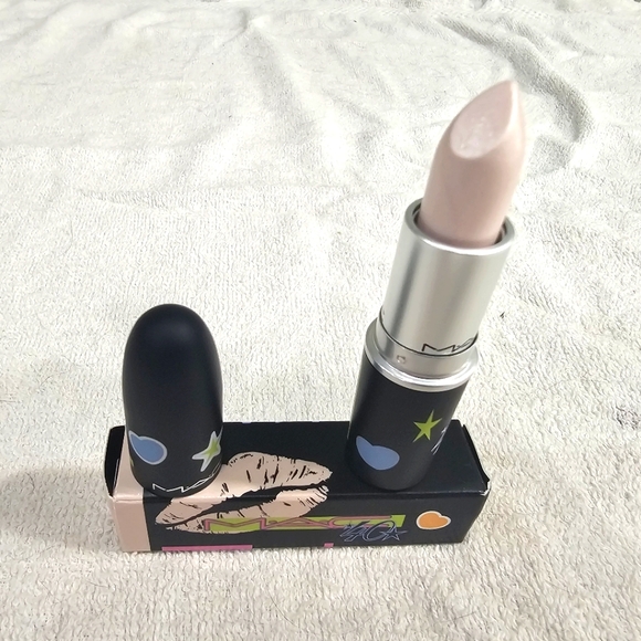 MAC Bubbles Glaze Lipstick - Picture 2 of 3